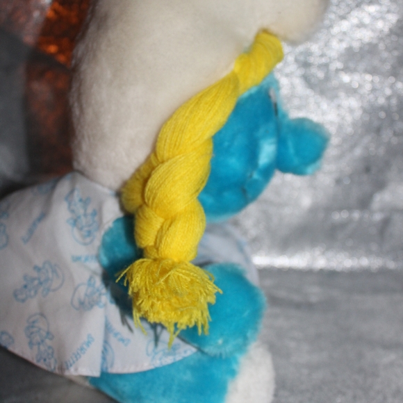 1981 collectible Smurfette plush toy - Picture 11 of 16